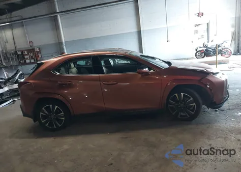 2025 Lexus Ux Ux 300H Premium z USA, uszkodzony, nr VIN JTHUCJDH6S2003408